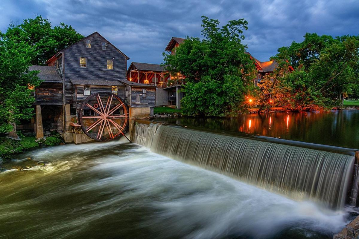 Hidden Creek, Pool Table, Hot Tub, 1089 Free Tickets Each Paid Day, Dollywood And More Gatlinburg Kültér fotó
