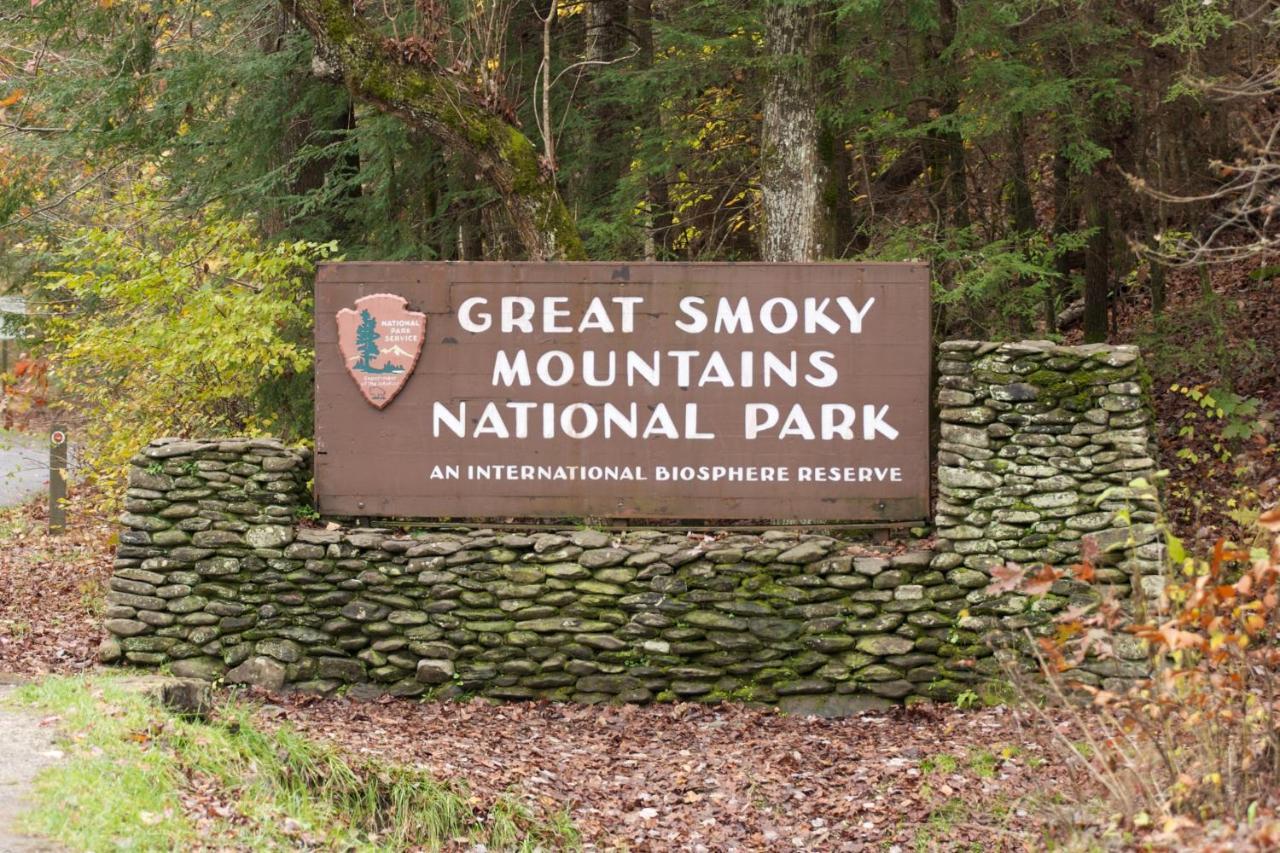 Hidden Creek, Pool Table, Hot Tub, 1089 Free Tickets Each Paid Day, Dollywood And More Gatlinburg Kültér fotó
