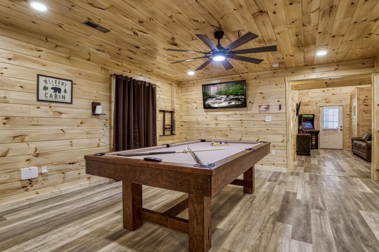 Hidden Creek, Pool Table, Hot Tub, 1089 Free Tickets Each Paid Day, Dollywood And More Gatlinburg Kültér fotó