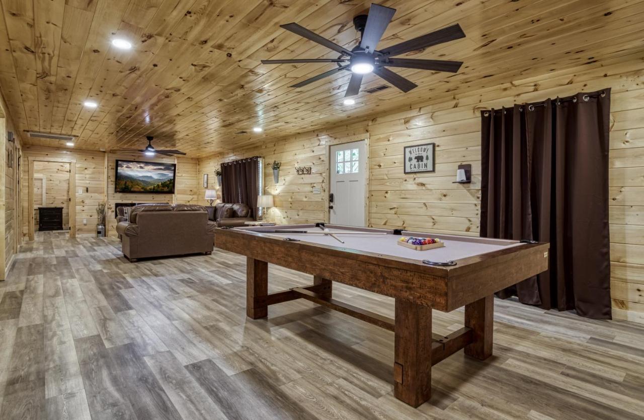 Hidden Creek, Pool Table, Hot Tub, 1089 Free Tickets Each Paid Day, Dollywood And More Gatlinburg Kültér fotó