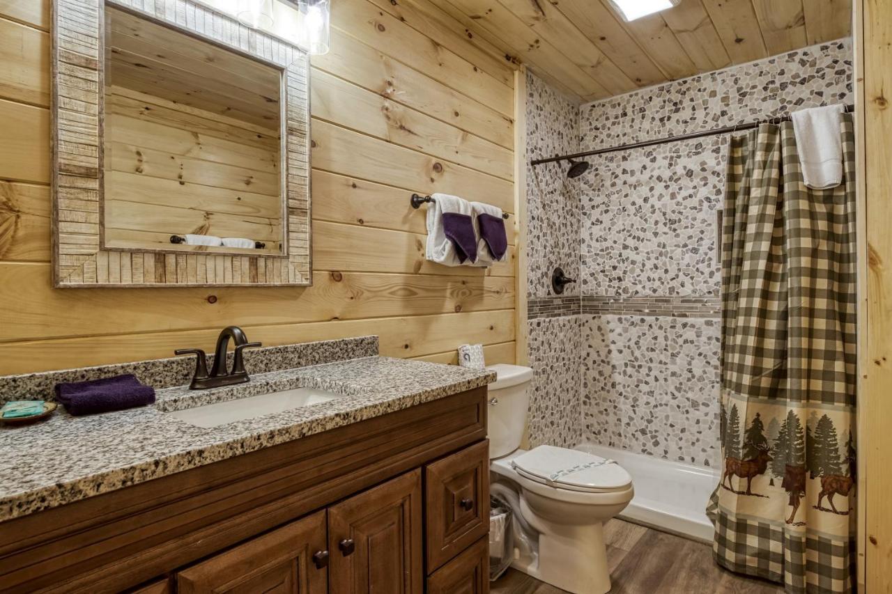 Hidden Creek, Pool Table, Hot Tub, 1089 Free Tickets Each Paid Day, Dollywood And More Gatlinburg Kültér fotó