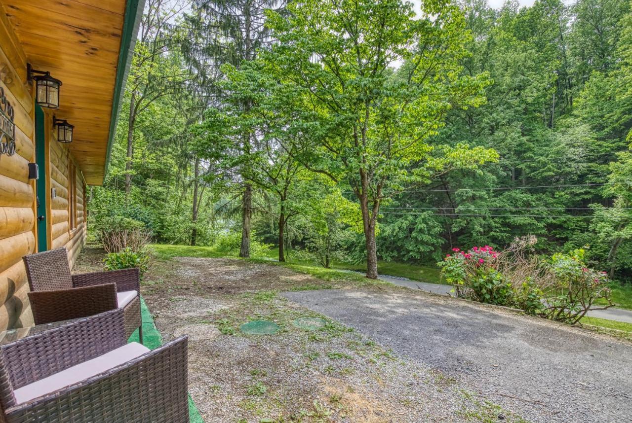 Hidden Creek, Pool Table, Hot Tub, 1089 Free Tickets Each Paid Day, Dollywood And More Gatlinburg Kültér fotó