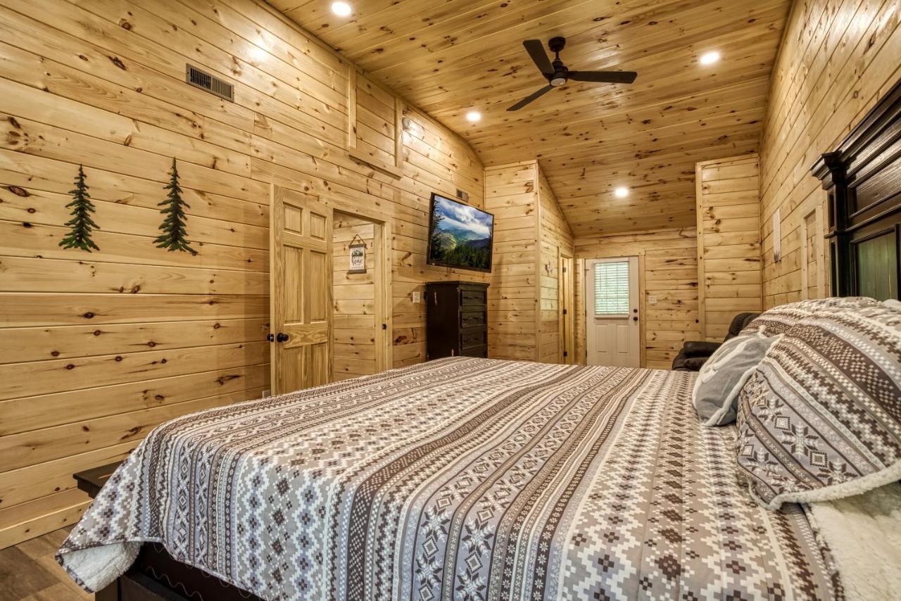 Hidden Creek, Pool Table, Hot Tub, 1089 Free Tickets Each Paid Day, Dollywood And More Gatlinburg Kültér fotó