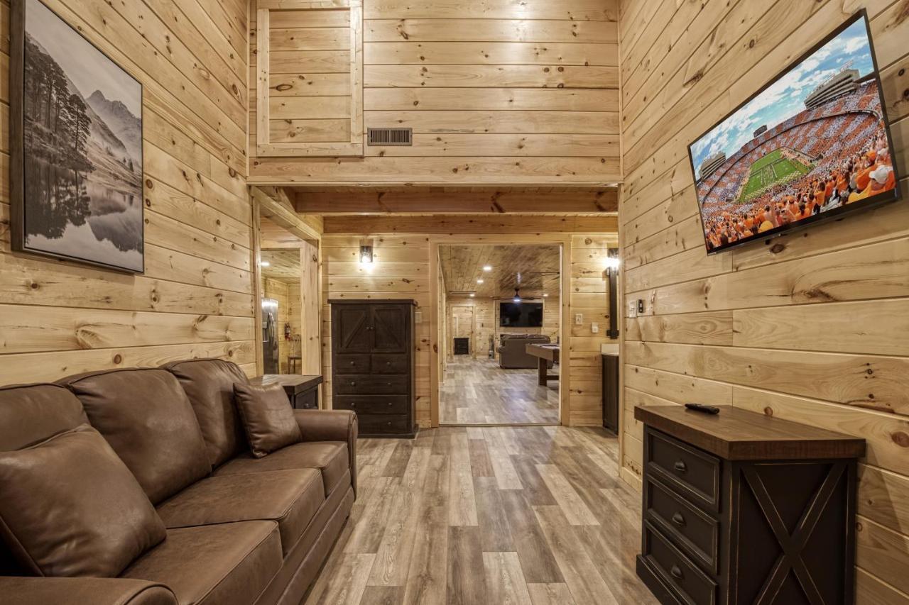 Hidden Creek, Pool Table, Hot Tub, 1089 Free Tickets Each Paid Day, Dollywood And More Gatlinburg Kültér fotó
