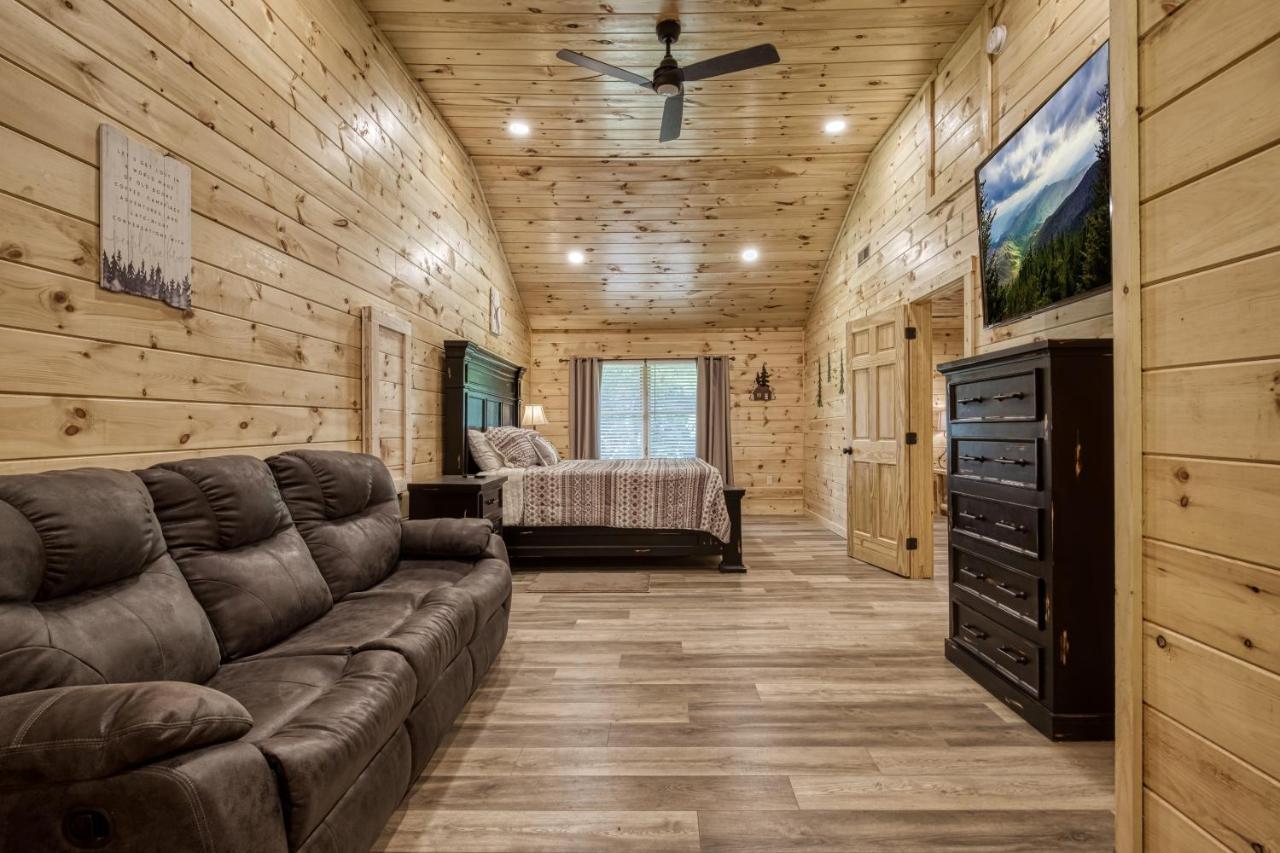 Hidden Creek, Pool Table, Hot Tub, 1089 Free Tickets Each Paid Day, Dollywood And More Gatlinburg Kültér fotó