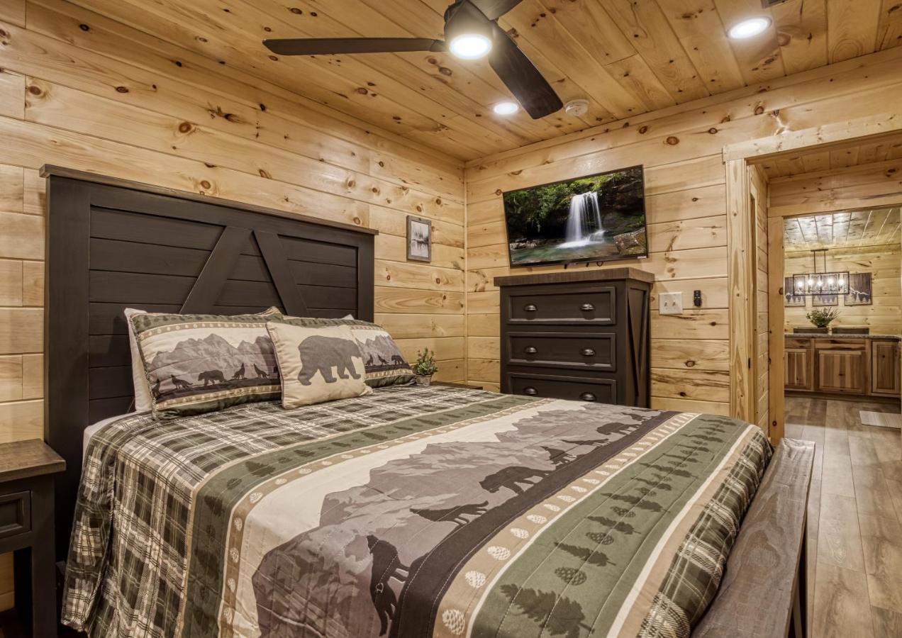 Hidden Creek, Pool Table, Hot Tub, 1089 Free Tickets Each Paid Day, Dollywood And More Gatlinburg Kültér fotó